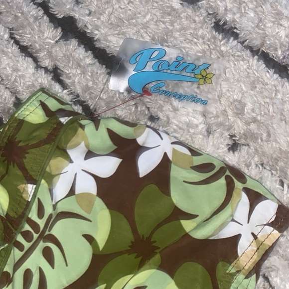 Tropical low rise mini shorts size 5/6 - Picture 2 of 4